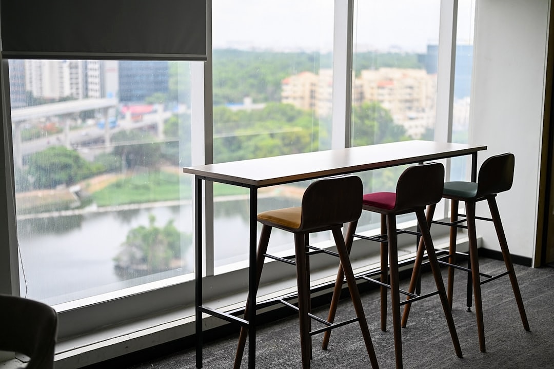 Современный офисный интерьер